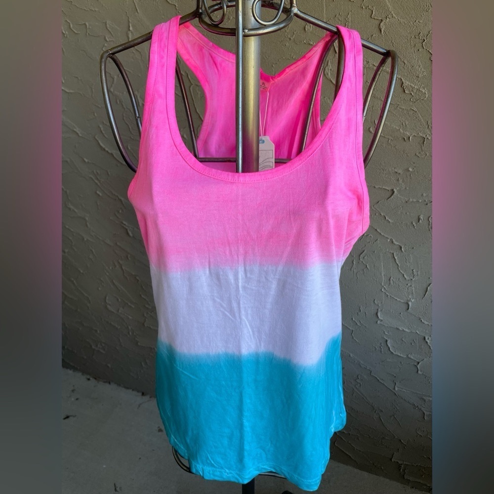 🚫. SOLD 🚫 NWT Tie Dye Tank